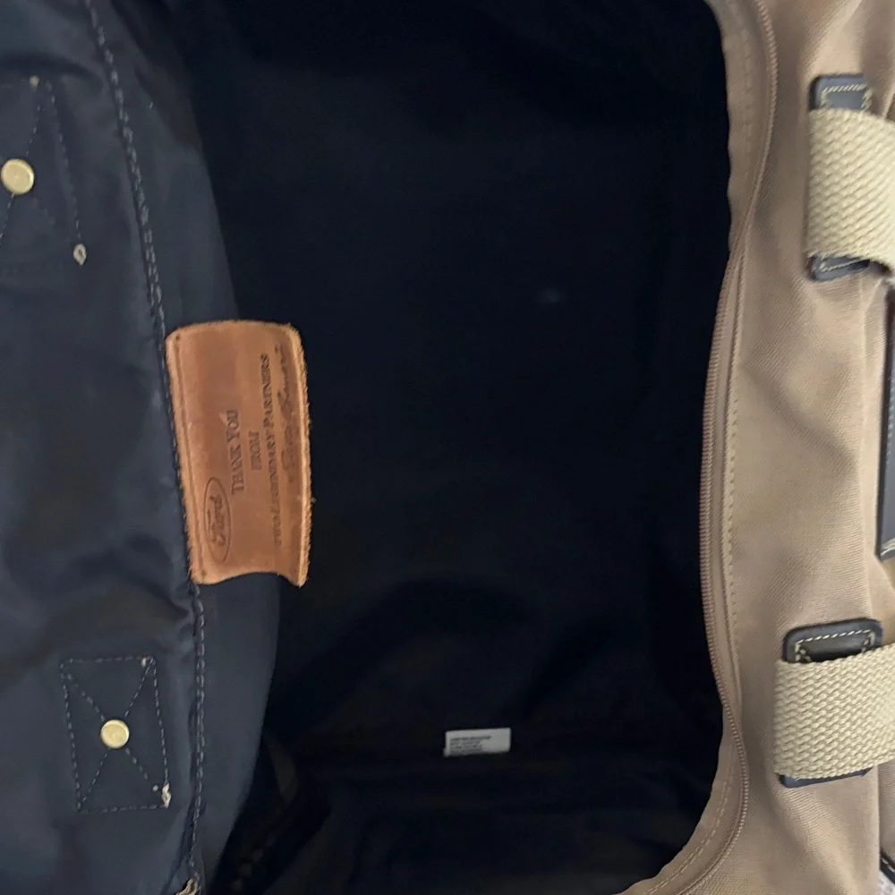 Eddie Bauer Tan Canvas Carry On Men's Bag, Duffle Bag.